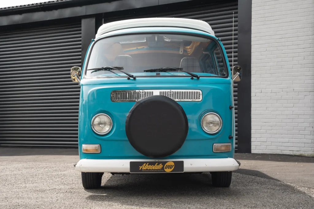 volkswagen-type-2-bay-window-dormobile-camper-van-turquoise-blue_0007
