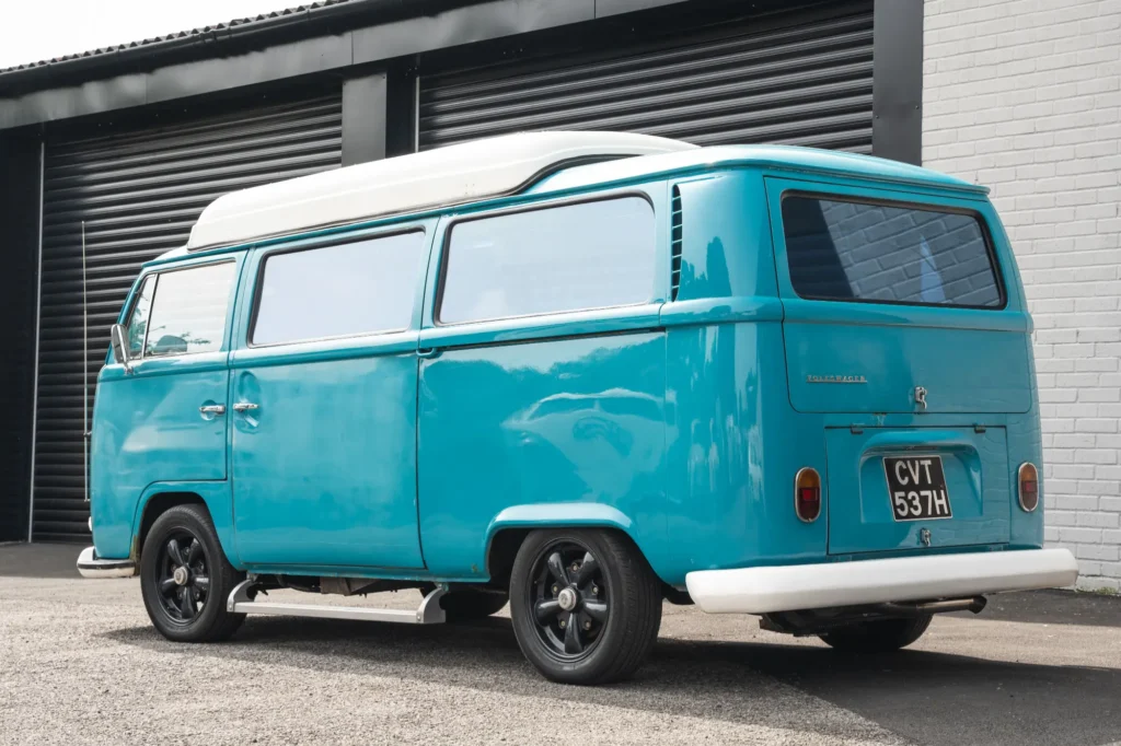 volkswagen-type-2-bay-window-dormobile-camper-van-turquoise-blue_0019