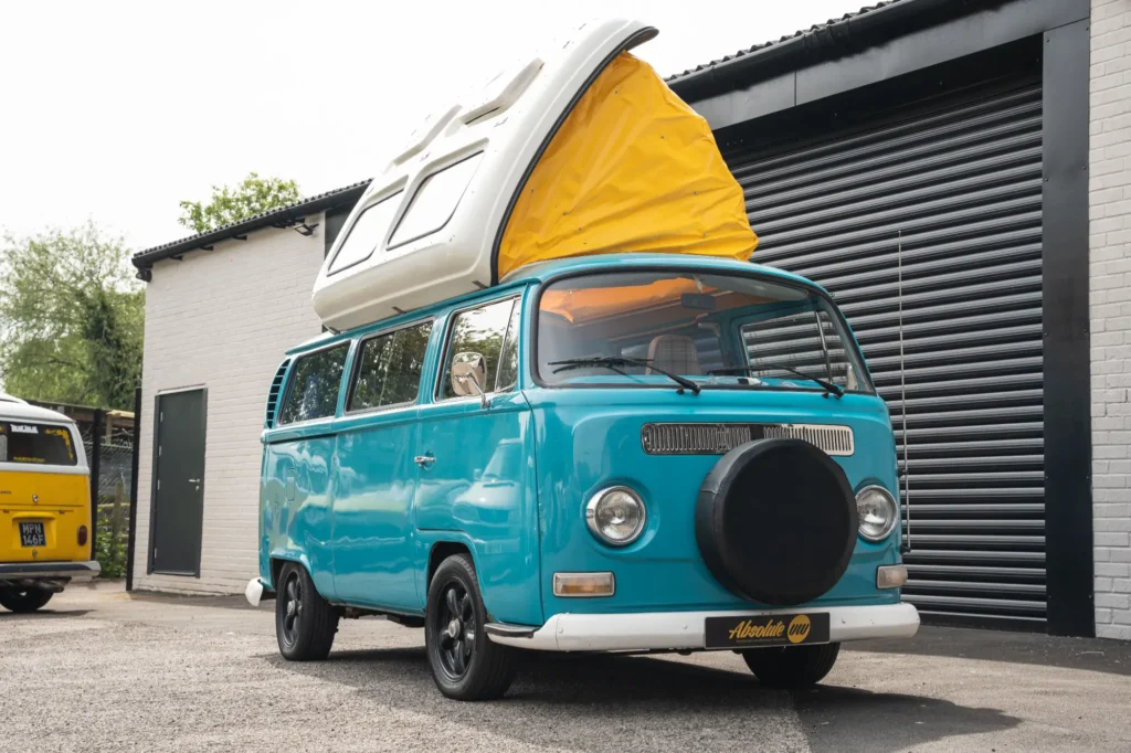 volkswagen-type-2-bay-window-dormobile-camper-van-turquoise-blue_0026