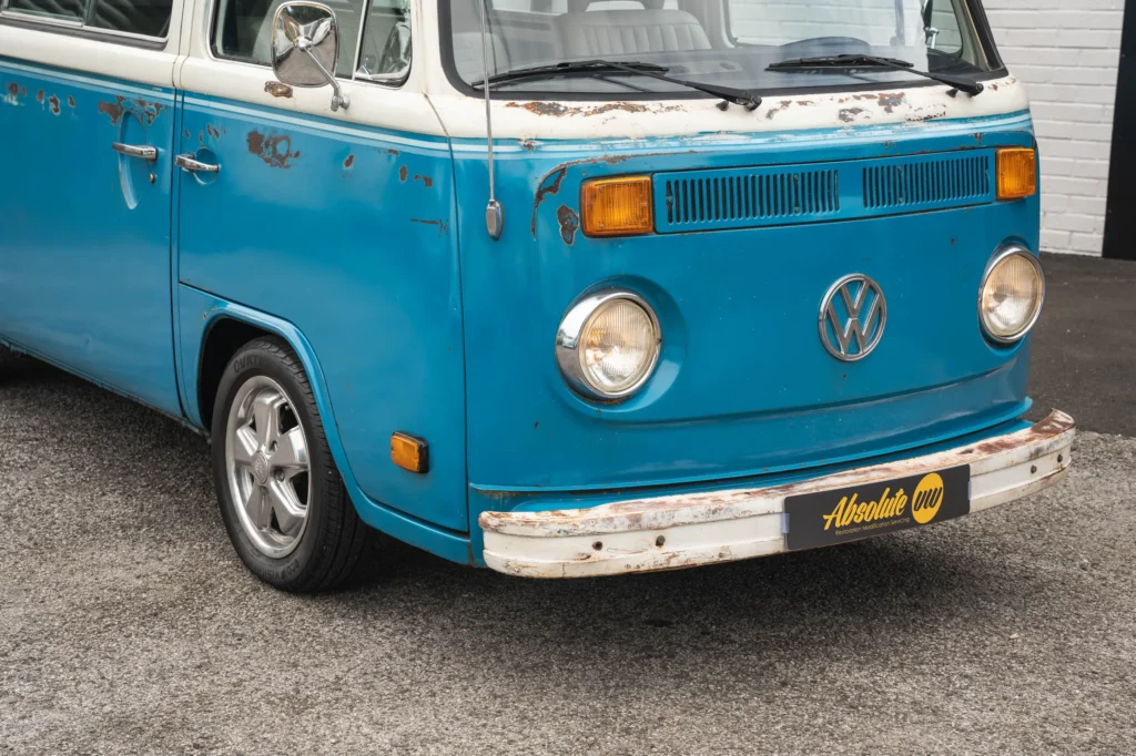volkswagen-type-2-bay-window-micro-bus-blue-patina-563s_0020