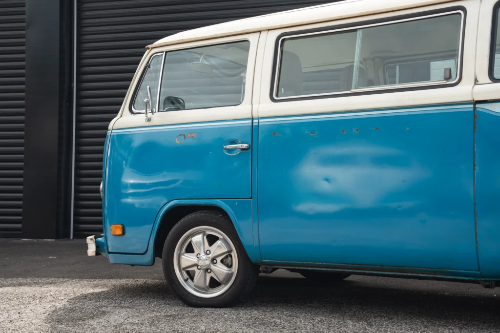 volkswagen-type-2-bay-window-micro-bus-blue-patina-563s_0030
