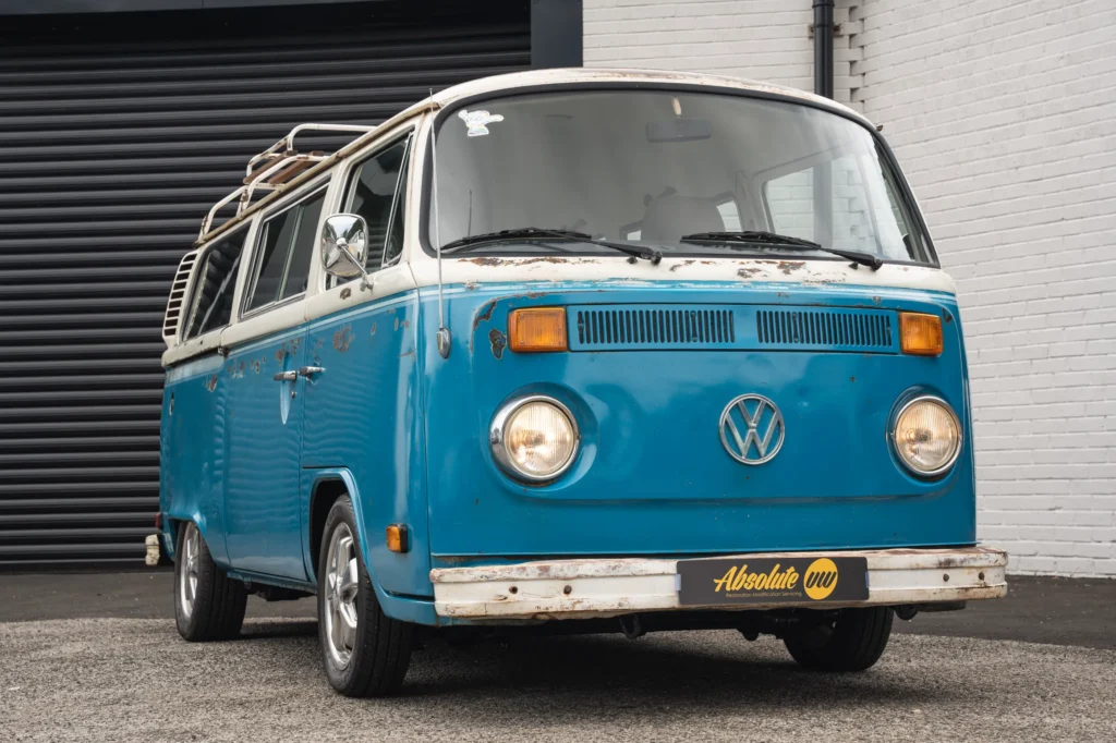 volkswagen-type-2-bay-window-micro-bus-blue-patina-563s_0032
