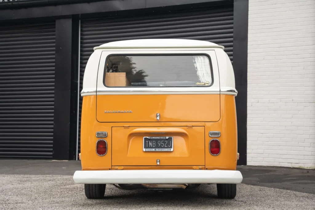 volkswagen-type-2-bay-window-tin-top-orange-white-952J_0014