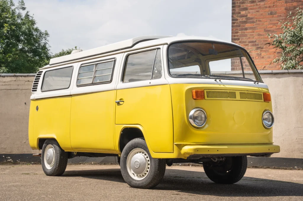 Volkswagen-bay-window-type-2-camper-van-project-yellow_0001