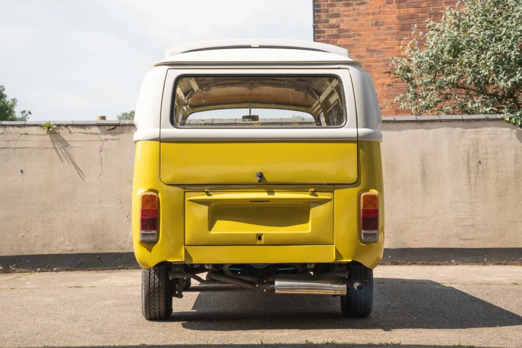 Volkswagen-bay-window-type-2-camper-van-project-yellow_0004