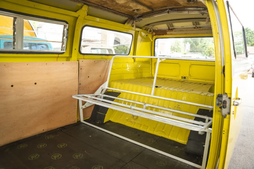 Volkswagen-bay-window-type-2-camper-van-project-yellow_0006