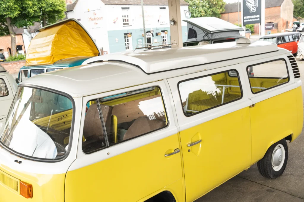 Volkswagen-bay-window-type-2-camper-van-project-yellow_0010