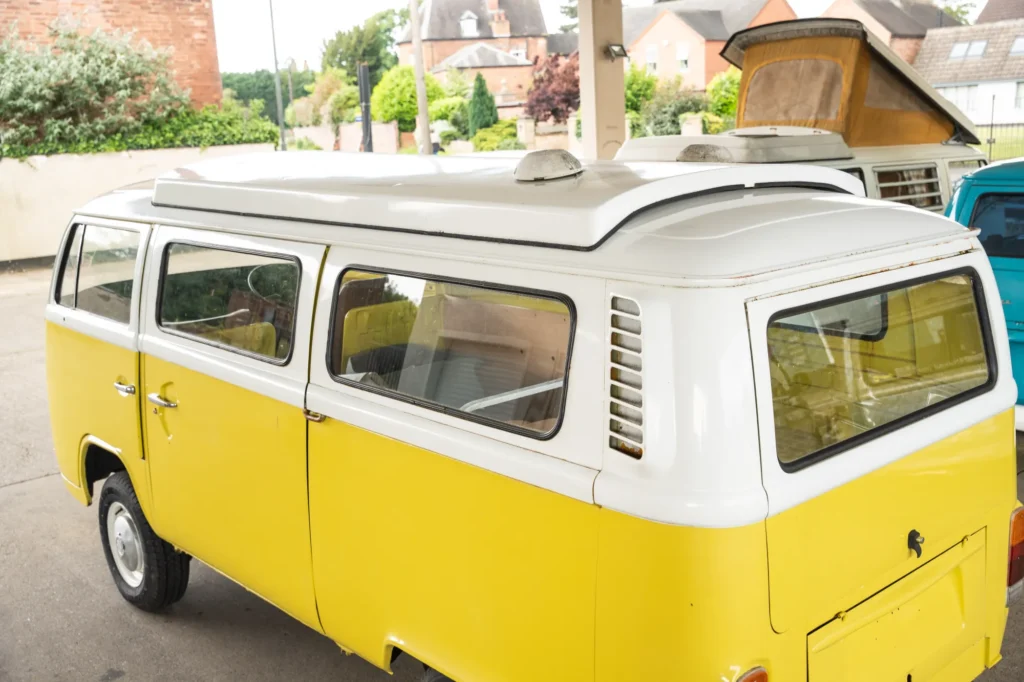 Volkswagen-bay-window-type-2-camper-van-project-yellow_0011