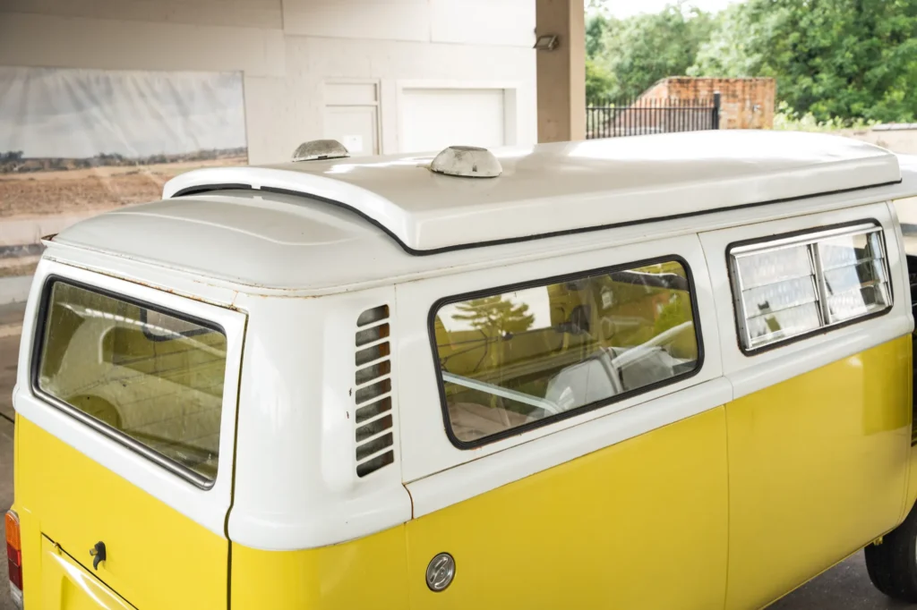 Volkswagen-bay-window-type-2-camper-van-project-yellow_0025