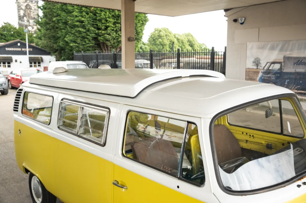 Volkswagen-bay-window-type-2-camper-van-project-yellow_0026