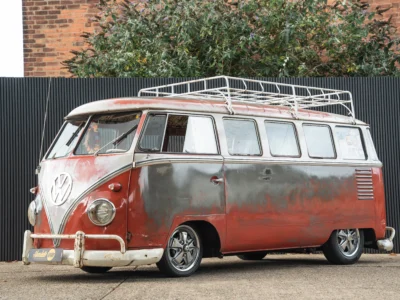 volkswagen-split-screen-15-window-deluxe-microbus-day-camper-van-red-white-yud_001