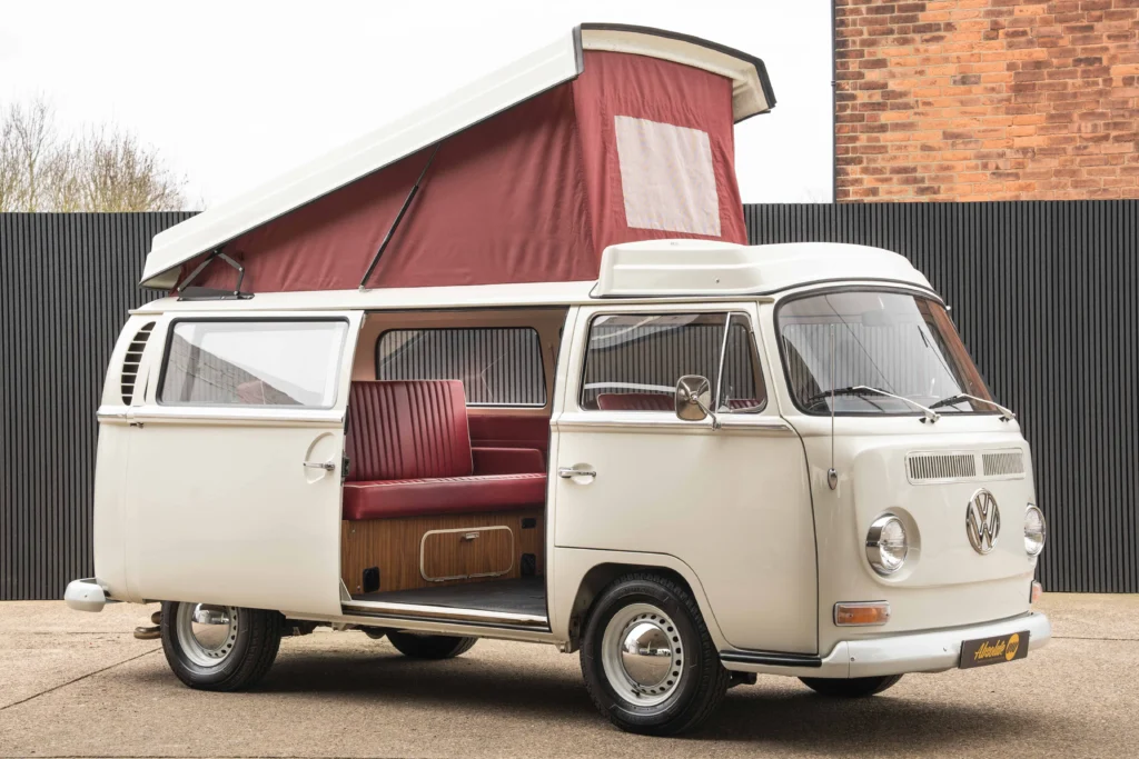volkswagen-type-2-bay-window-camper-van-pastel-white650j_001