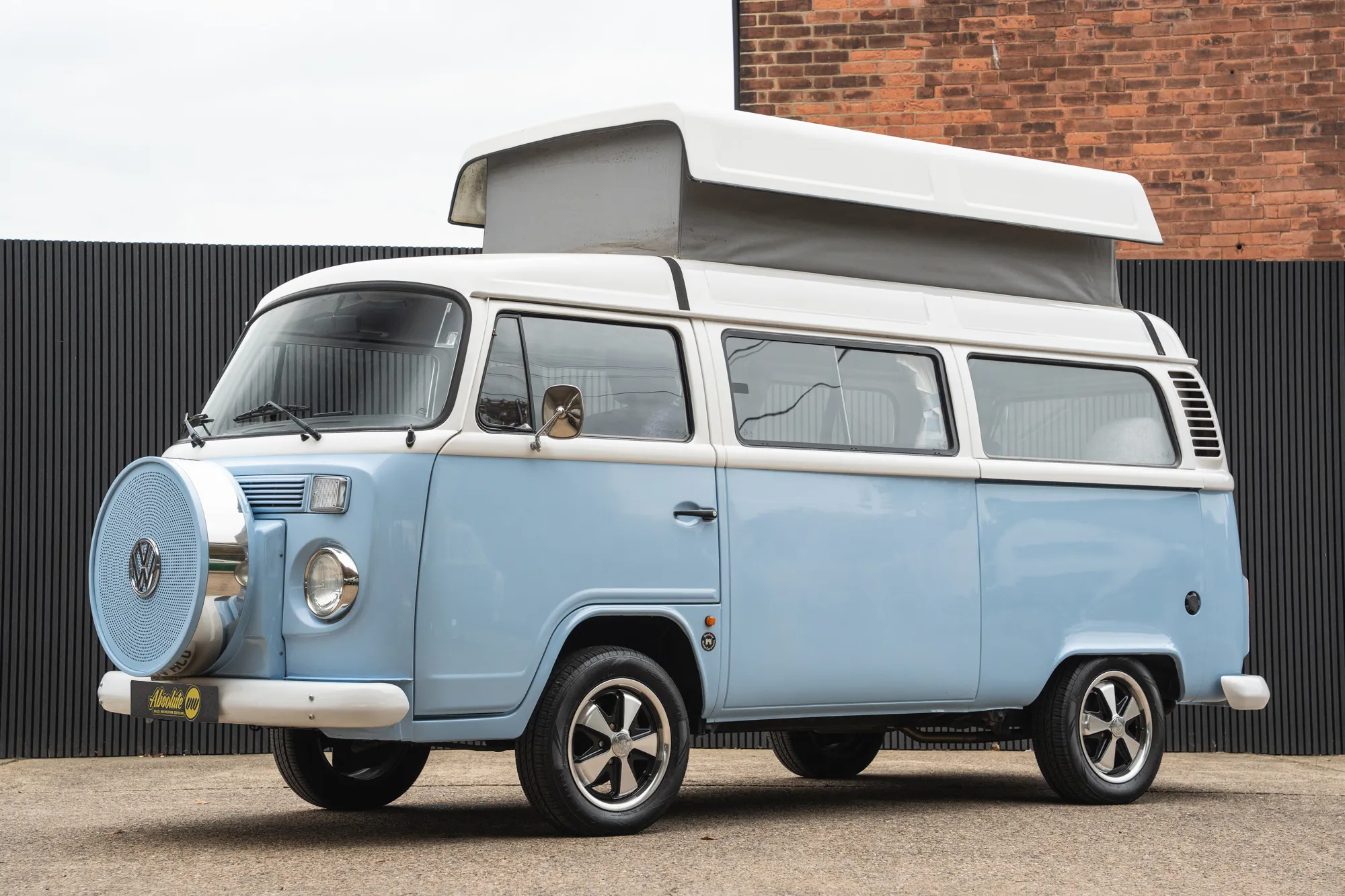 volkswagen-type-2-t2-bay-window-water-cooled-brazilian-danbury-for-sale-hco___1