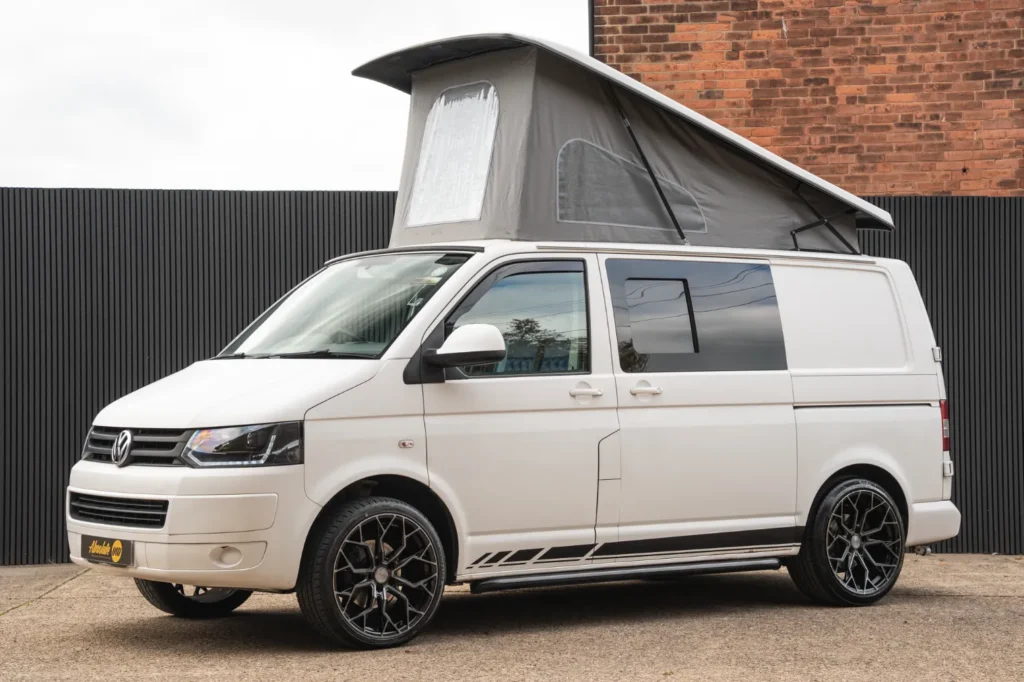 volkswagen-t5-camper-transporter-van-for-sale-hho_001