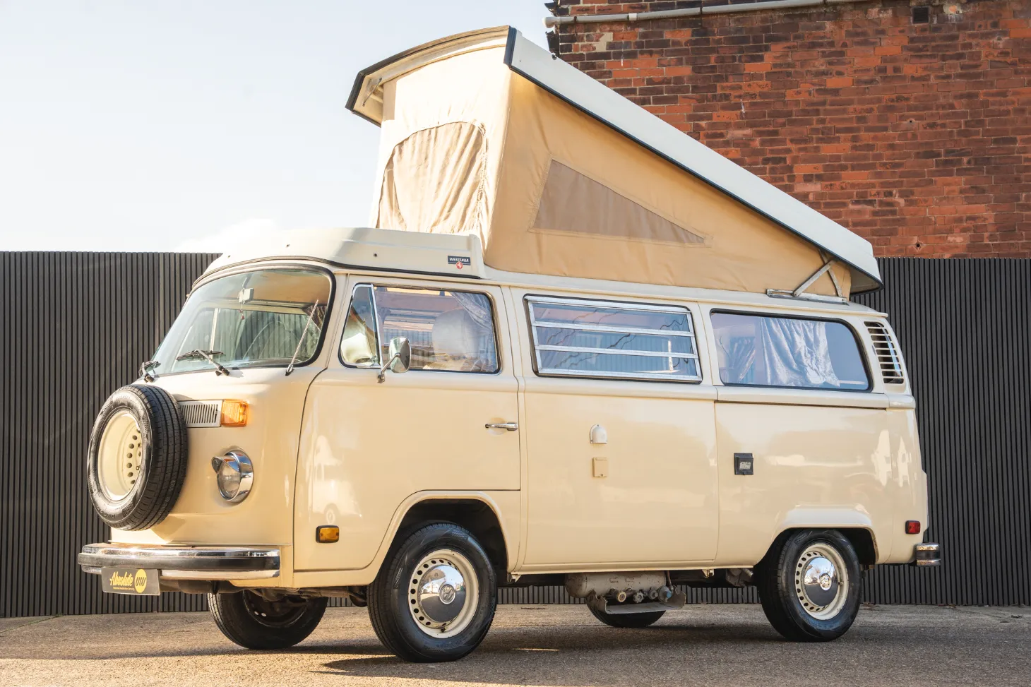 volkswagen-type-2-t2-bay-window-westfalia-champagne-edition-camper-van-fuel-injection-307s__076