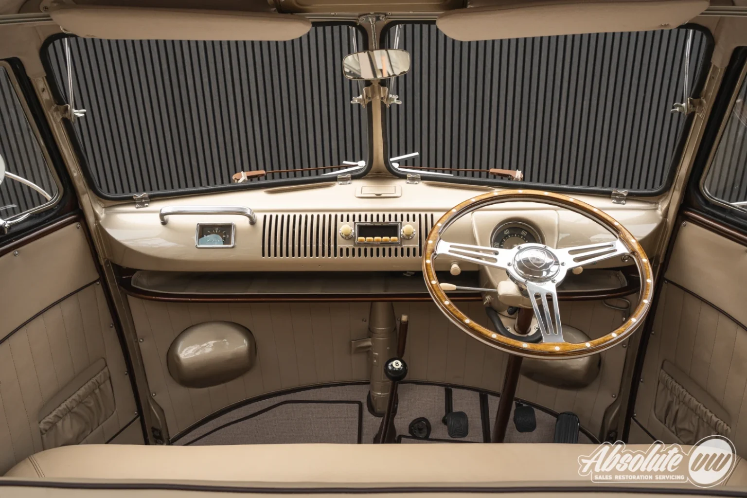 1959-volkswagen-type-2-t1-splitscreen-23-window-samba-rhd-for-sale-uk-796_011