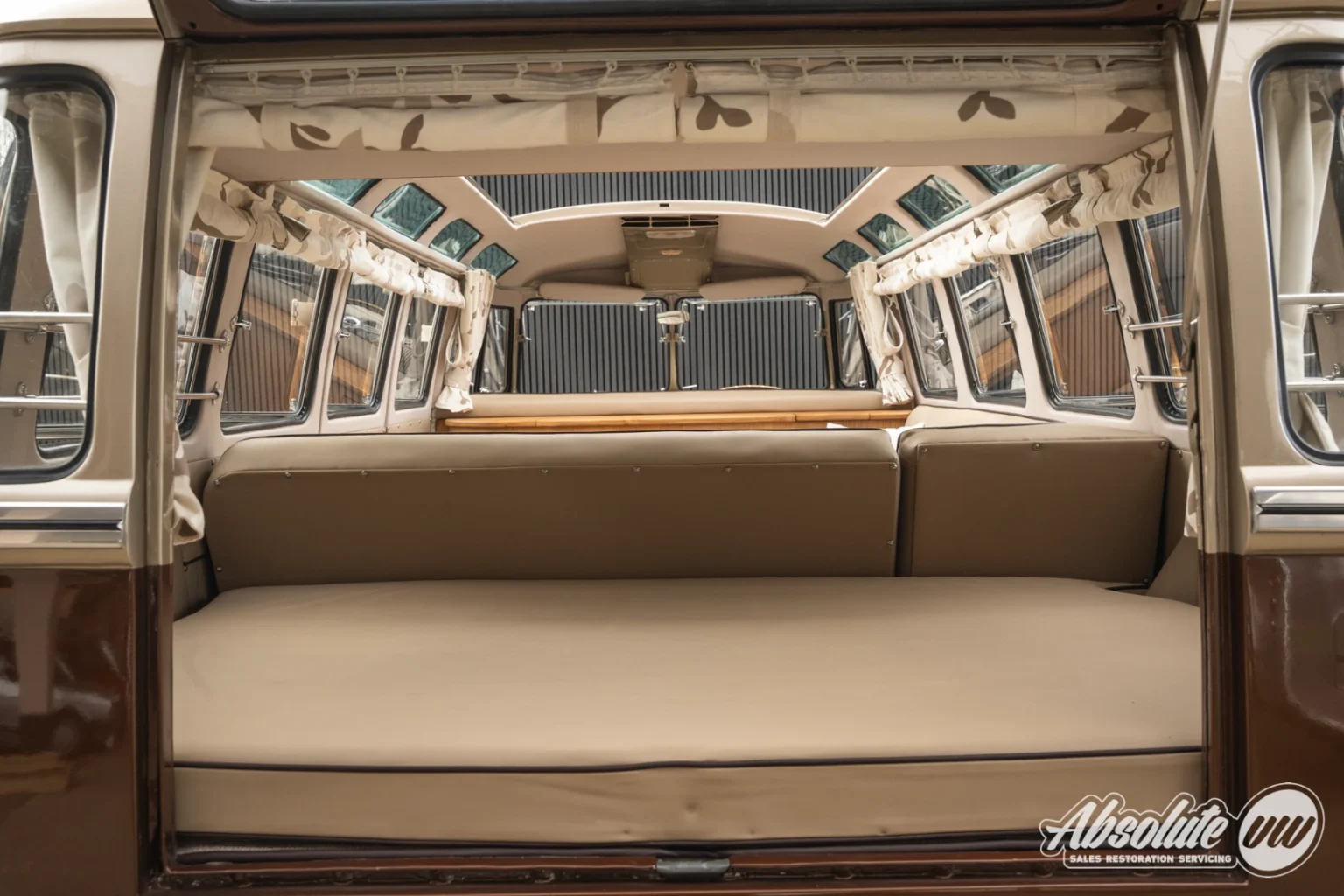 1959-volkswagen-type-2-t1-splitscreen-23-window-samba-rhd-for-sale-uk-796_024