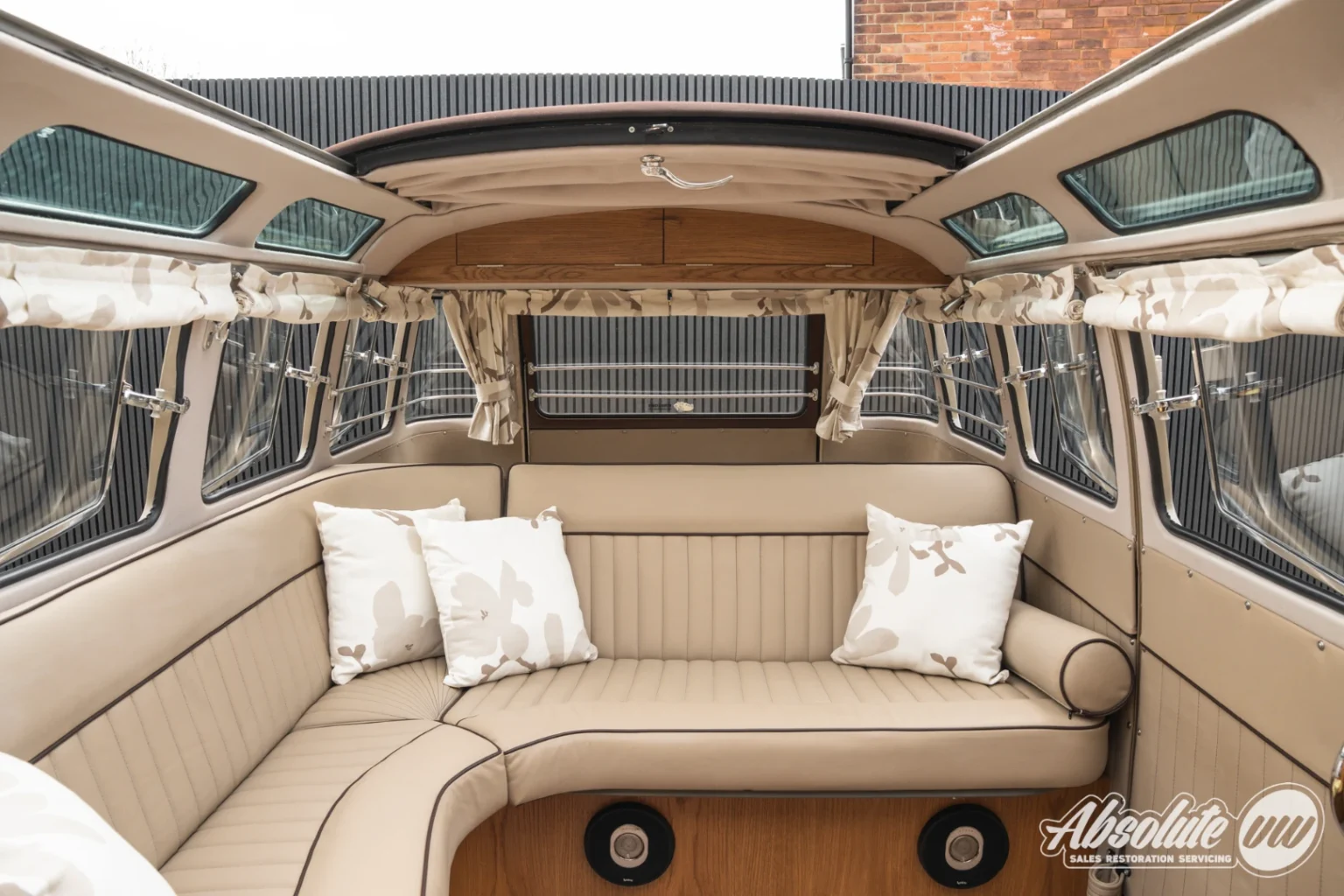 1959-volkswagen-type-2-t1-splitscreen-23-window-samba-rhd-for-sale-uk-796_036