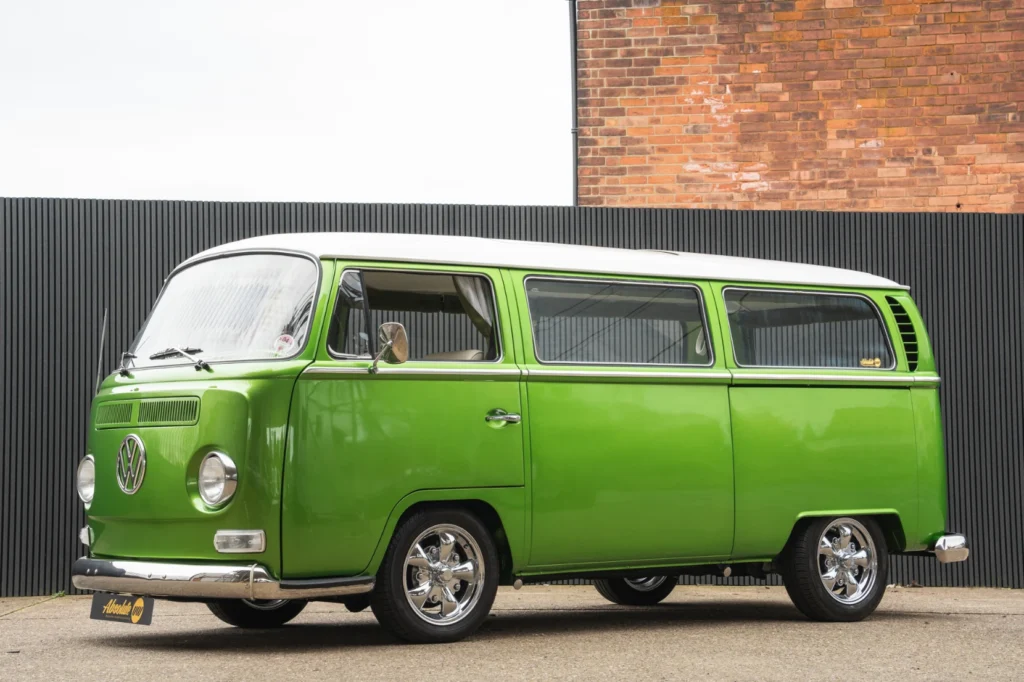 1969-volkswagen-type-2-t2-bay-window-camper-van-custom-show-car-for-sale-uk-410h_002
