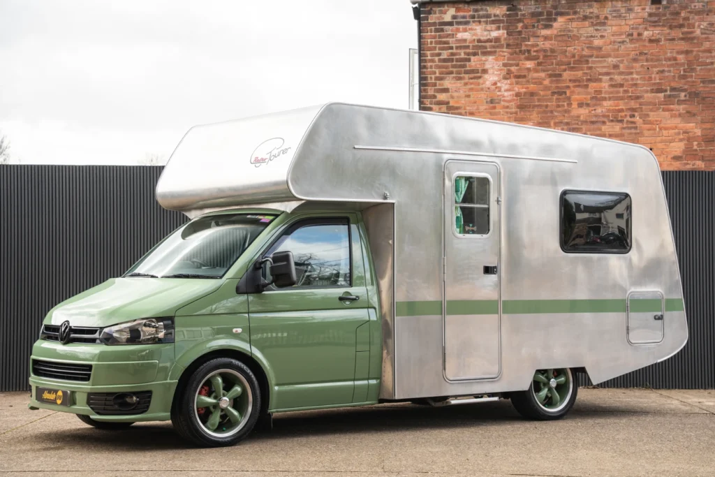 2012-volkswagen-t5-transporter-t30-140ps-lwb-retro-tourer-coachbuilt--conversion_002